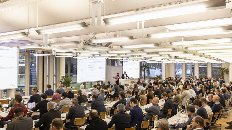 Blick in einen gefüllten Vortragssaal beim Disy Werkstattgespräch 2025.