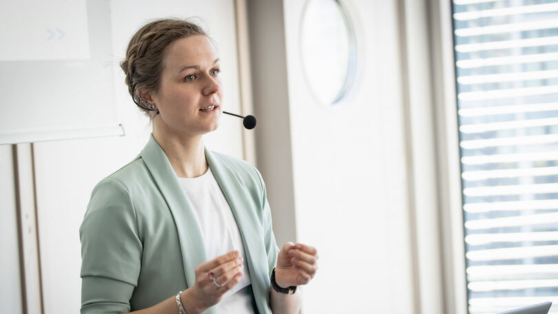 Xandra Boge, Referentin im Produktmanagement und Technical Demo Magician bei Disy, beim Disy Werkstattgespräch 2026.