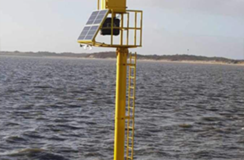 Abb. 5: Akustischer Pegel für Seegangsmessungen und für die Ableitung von Wasserständen im Wattenmeer (Station für Referenzmessungen im Wattenmeer)